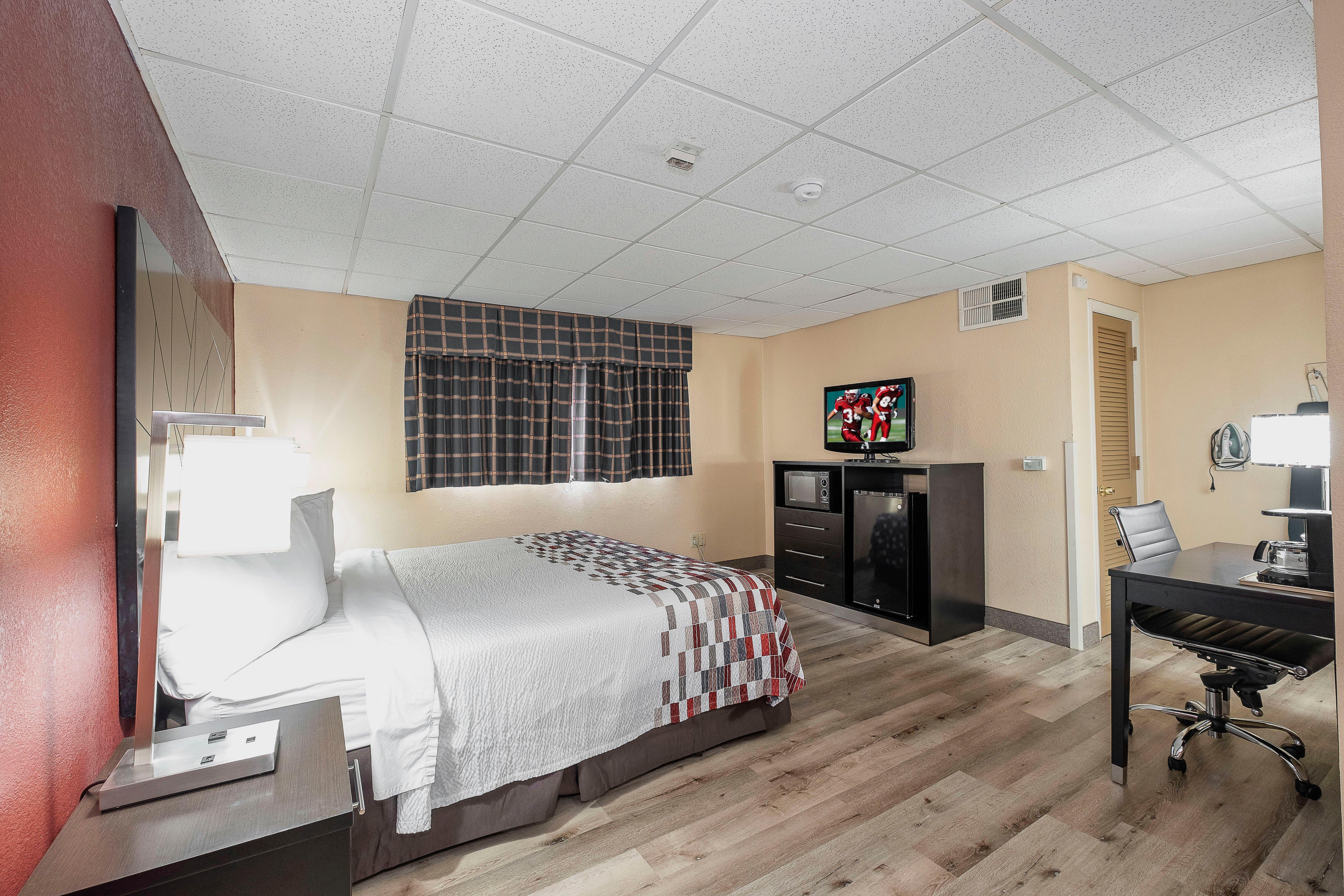 Red Roof Inn & Suites Macon Exteriör bild