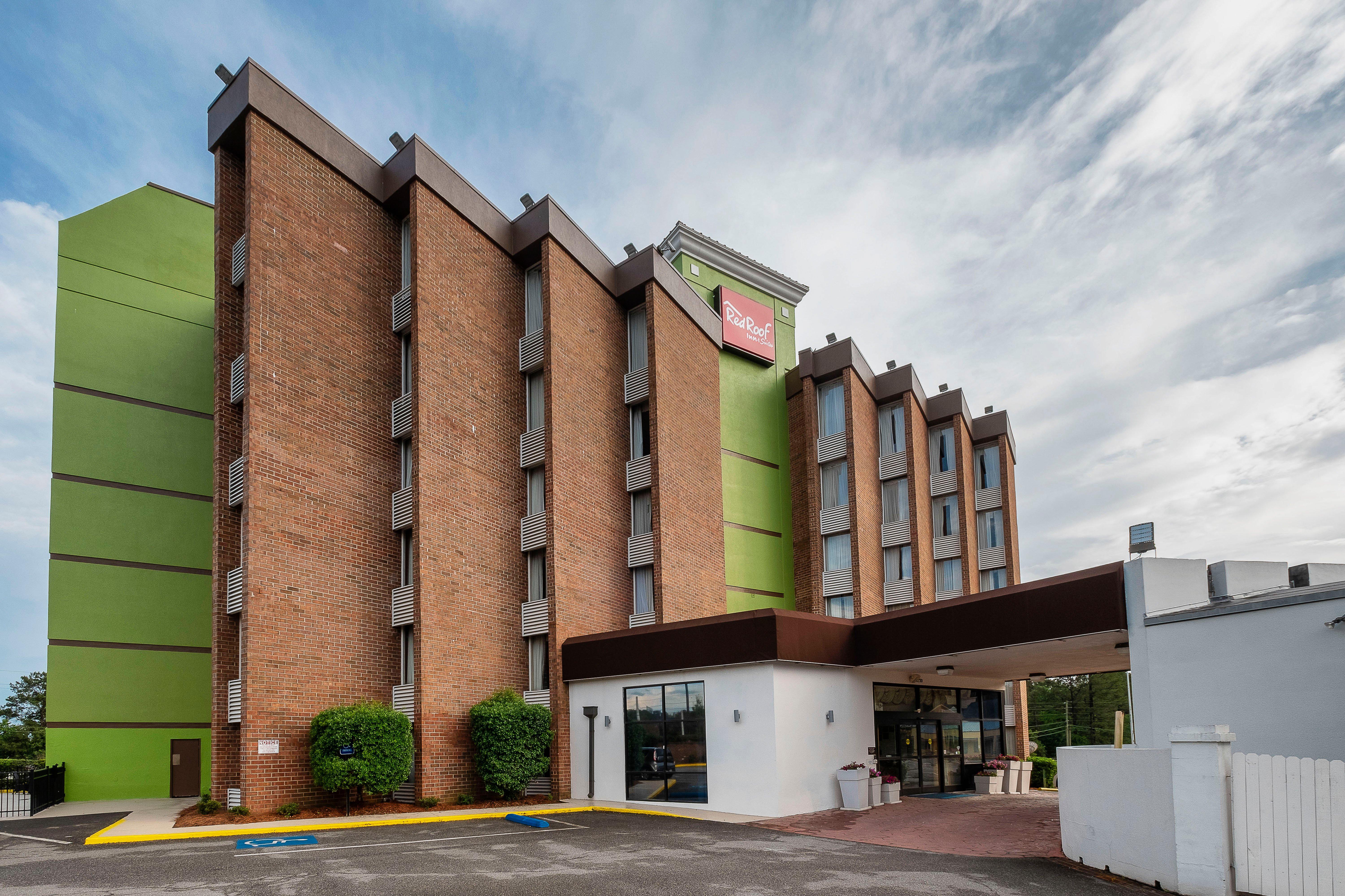 Red Roof Inn & Suites Macon Exteriör bild