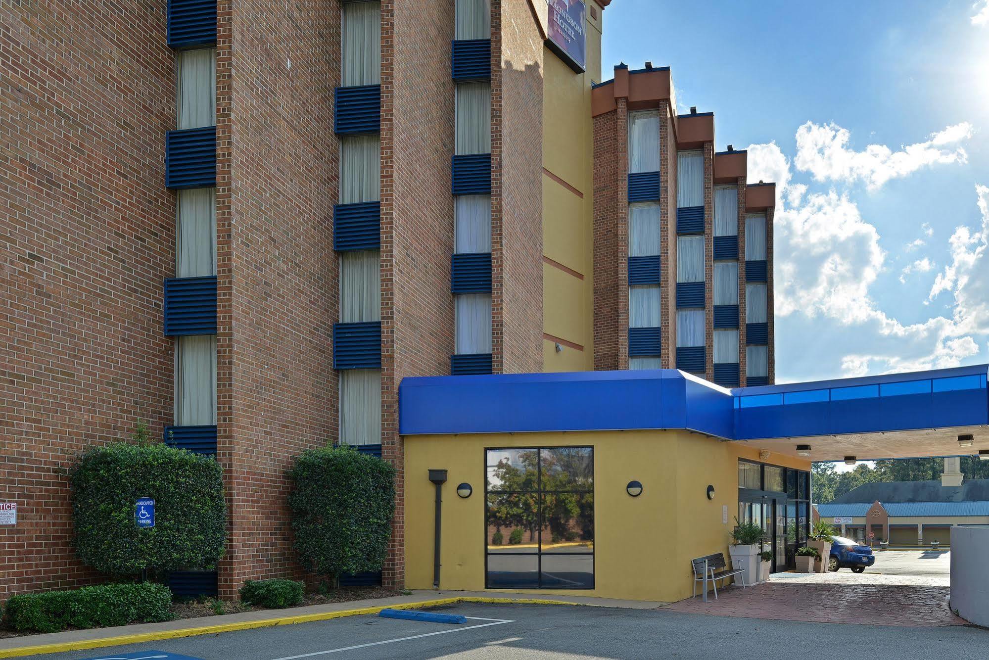 Red Roof Inn & Suites Macon Exteriör bild