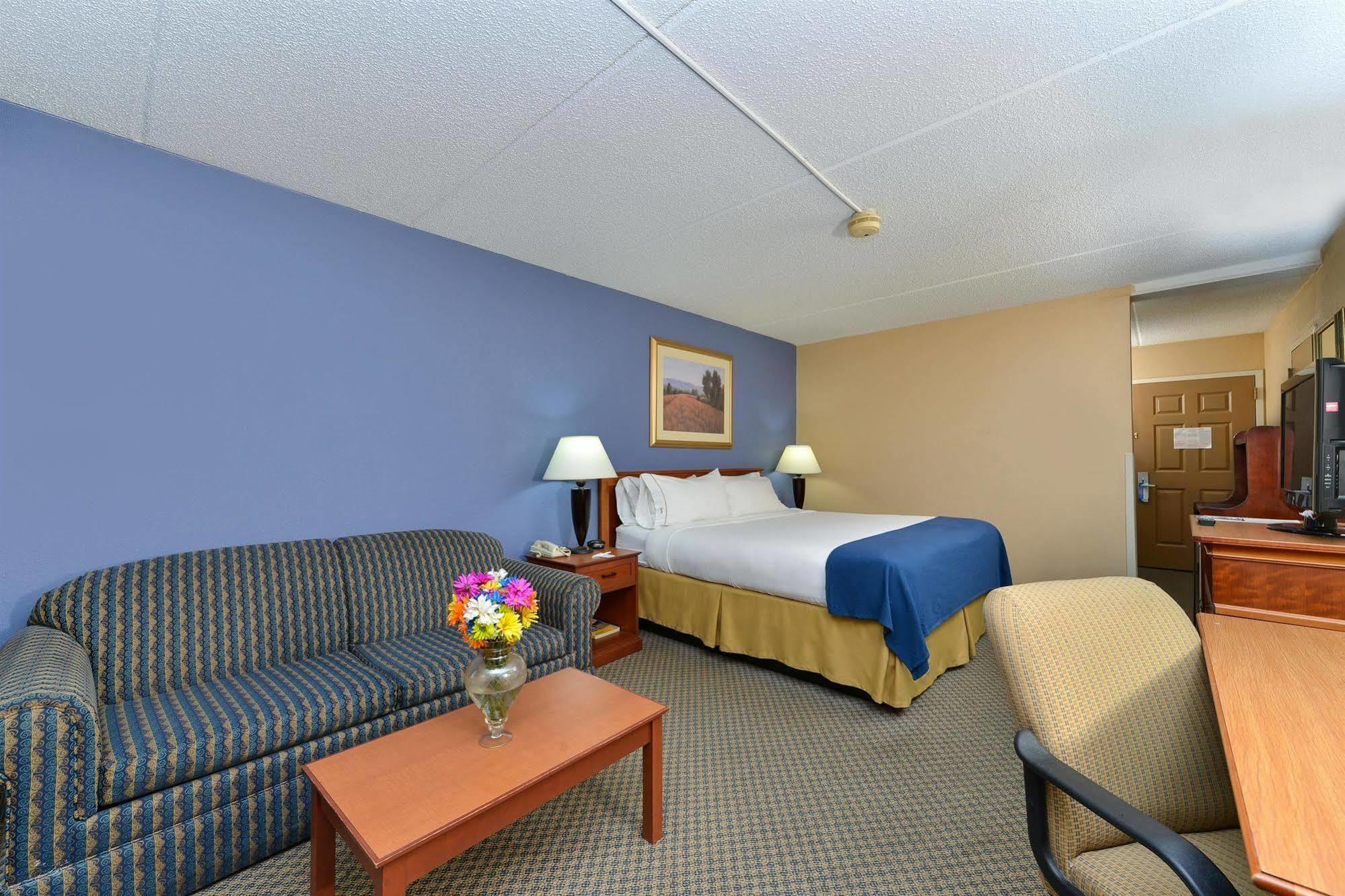 Red Roof Inn & Suites Macon Exteriör bild