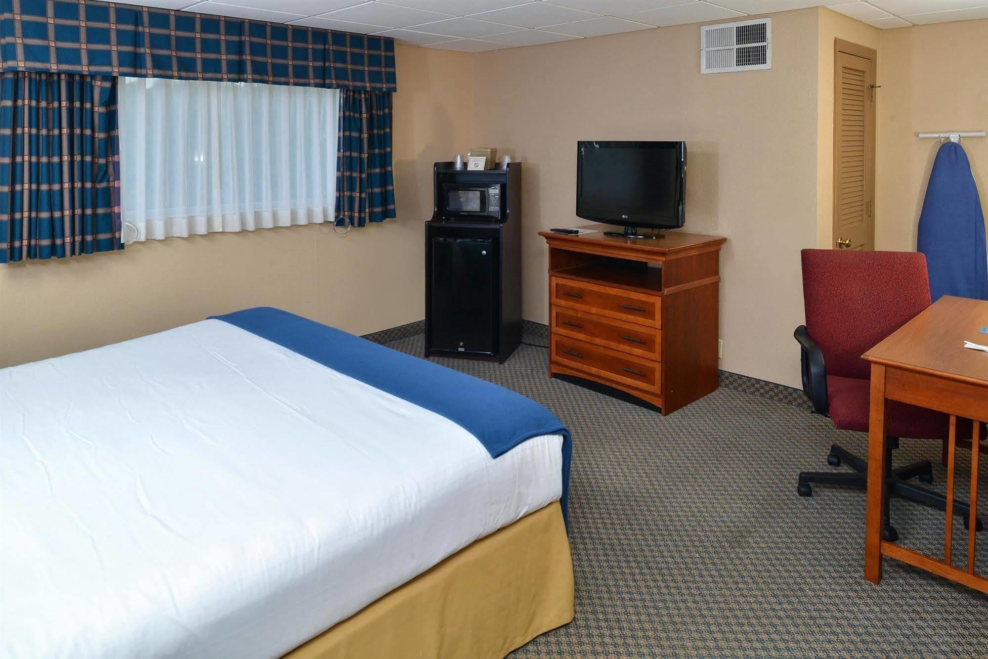 Red Roof Inn & Suites Macon Exteriör bild