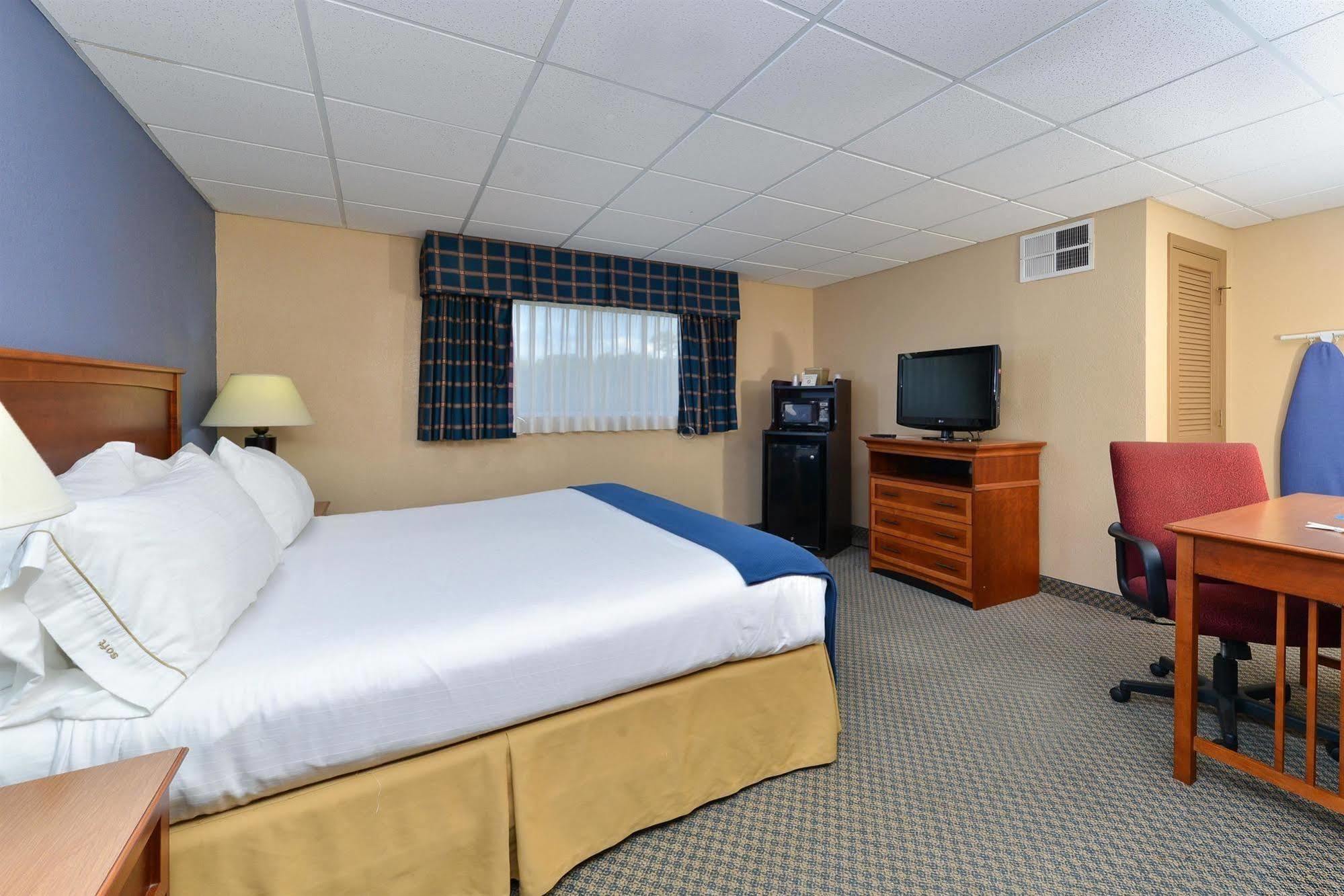 Red Roof Inn & Suites Macon Exteriör bild